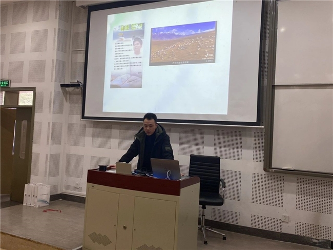 京东(重庆)数字经济产业园联动四川外国语大学特色培训赋能青春梦想(图3)