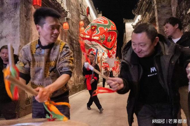 KAIYUN：一年直播3万场主播办“村晚”成展示乡村民俗新风潮(图3)
