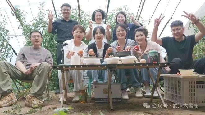 基层之声丨武清区新农学堂添“云”动力田间地头长出巾帼直播团队(图4)