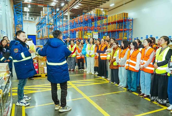 KAIYUN入口：麦德龙加速前置仓布局；茶颜悦色就抄袭致歉；小米之家将破2万店(图7)