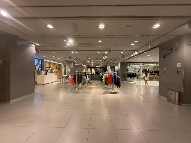 又有两家门店开启“清仓甩卖”模式！HM长
