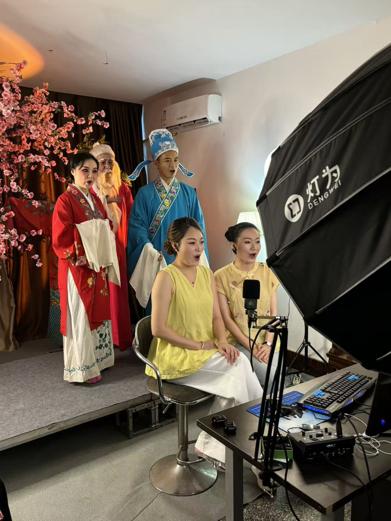 2个月粉丝过万！这家老牌汉剧团如何“破圈”突围？(图3)