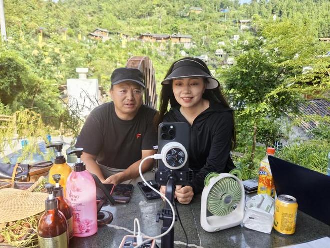 贵州铜仁69亿电商奇迹背后的“网红”力量(图2)