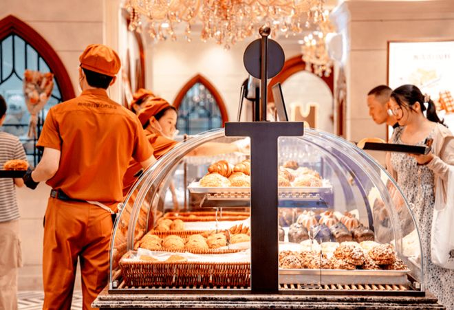 “贵价面包”在高线城市不灵了？(图3)