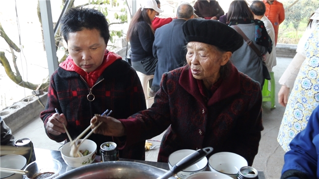 失联21年女子借助抖音寻人回家：老母已89岁自己当上外婆(图6)