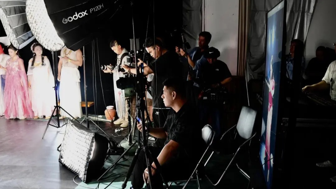 从舞台到云端——国有文艺院团直播转场让高雅艺术“破圈”生长(图2)