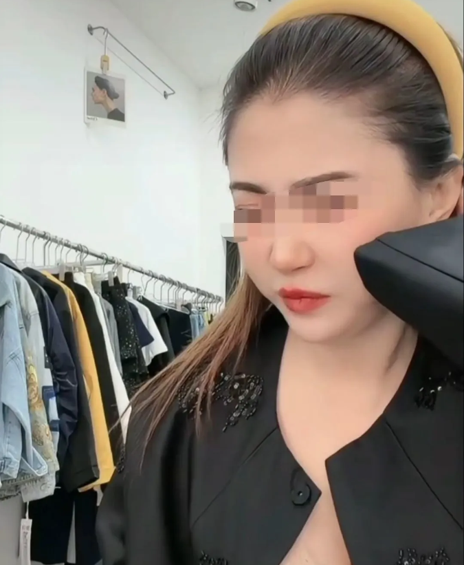 KAIYUN：39岁带货主播直播中突发脑干出血后离世医学专家：心脑血管疾病年轻化趋势明显无特效药可扭转病情(图2)