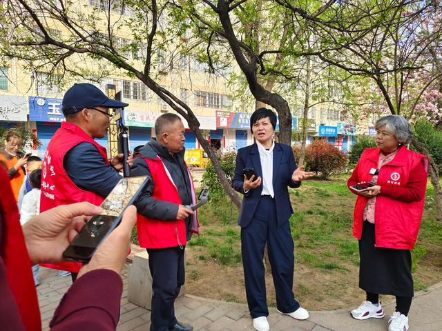 家门口就业“拍”出精彩——扶风县城关街道南大街社区举办SYB-短剪辑与抖音直播技能提升培训(图4)