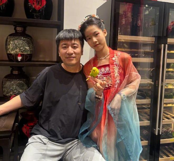 太意外！张雪峰去世半个月公司传来两大好消息他在天上放心了(图12)